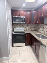 Building Photo - 212 NW 46th Ct