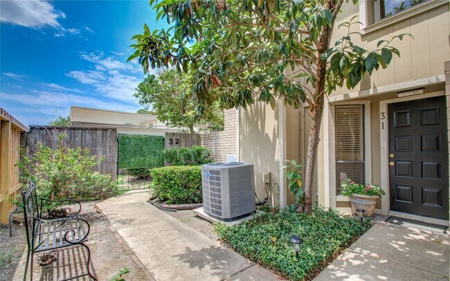 Photo - 1920 Augusta Dr Apartment