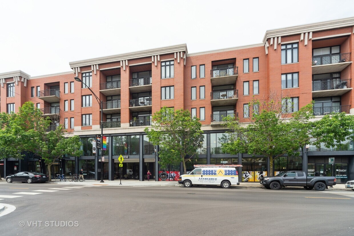 Primary Photo - 3232 N Halsted St