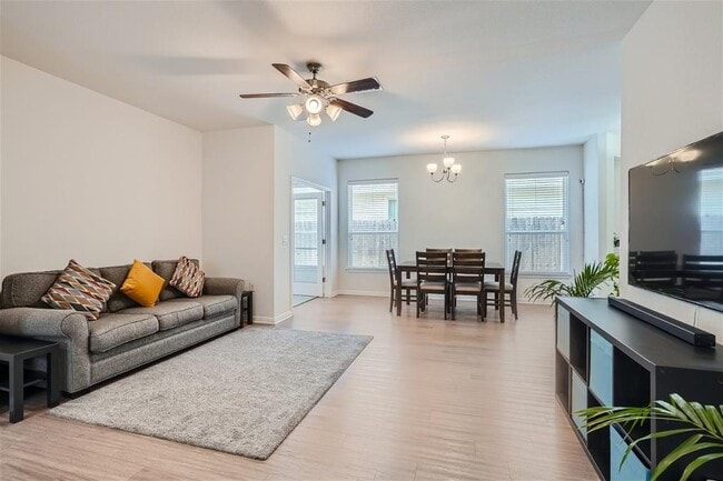 Building Photo - 821 Durness Dr