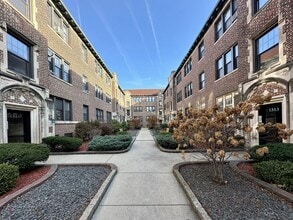 Building Photo - 1312 Oak Ave