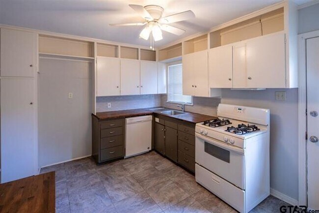 Foto del edificio - Sweet Cottage on Camellia!