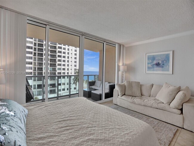 Building Photo - 2501 S Ocean Dr