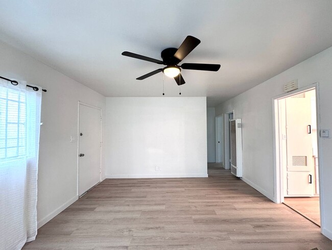 Foto del edificio - 1540 W 60th St