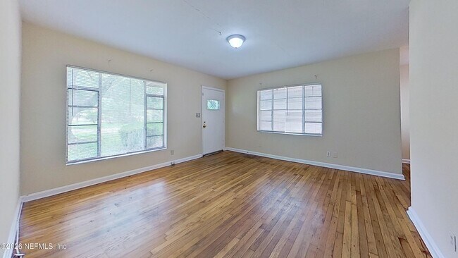 Foto del edificio - 607 Garden Cliff Ct