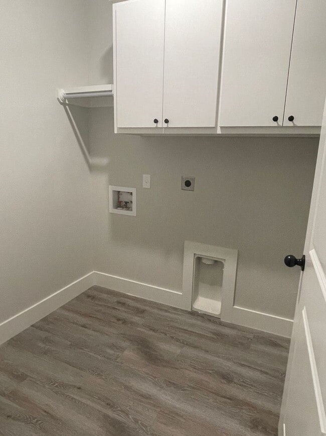 Building Photo - New Construction Townhome in Cooper District!