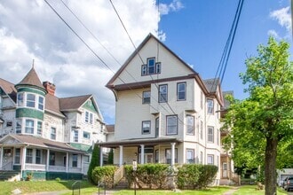 Building Photo - 325 Chestnut St