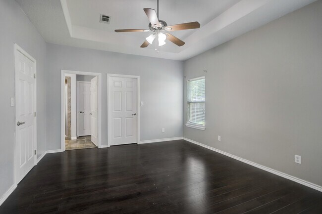 Foto del edificio - 2707 Lake Breeze Ln
