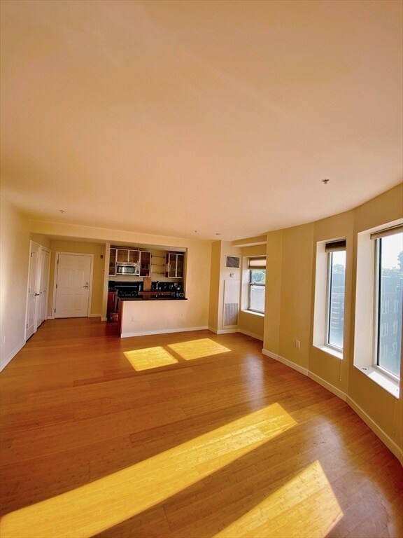 Building Photo - 120 Mountfort St