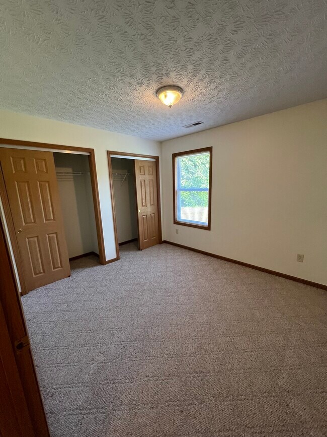 Foto del edificio - 1225 Sequoia Ct