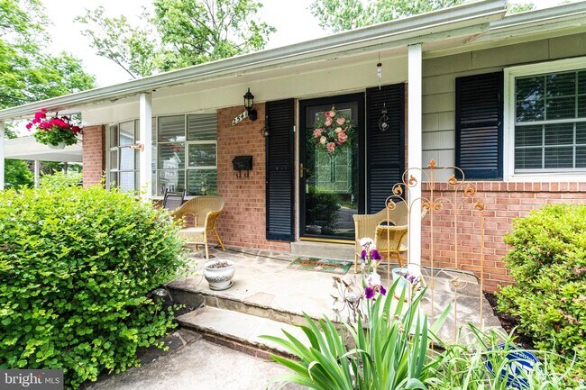 Building Photo - 2541 Villanova Ct