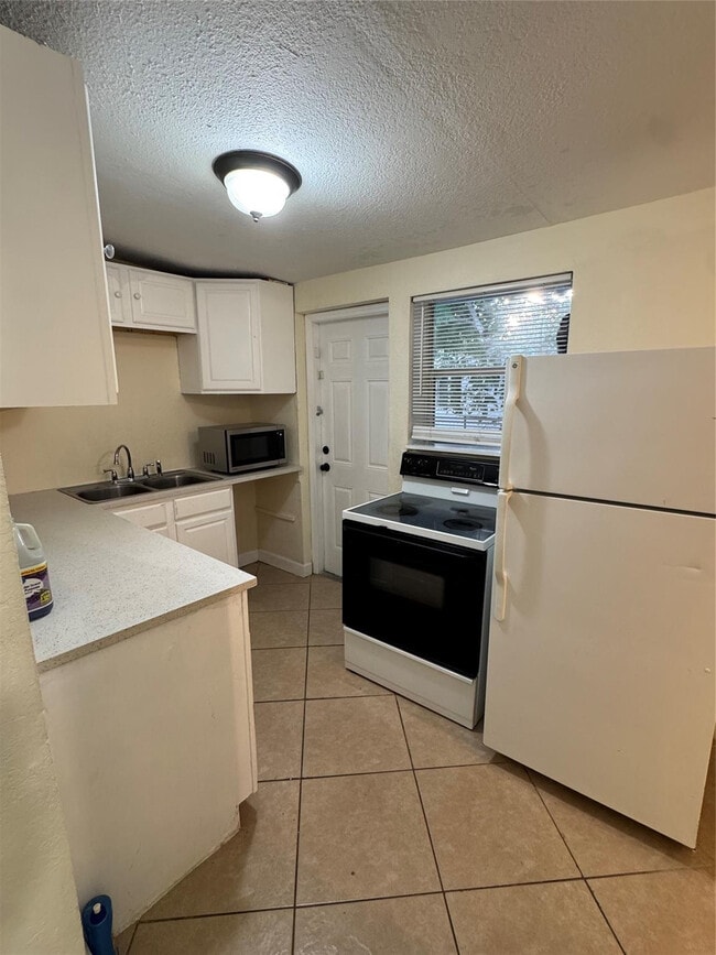 Foto del edificio - 1608 NW 11th St