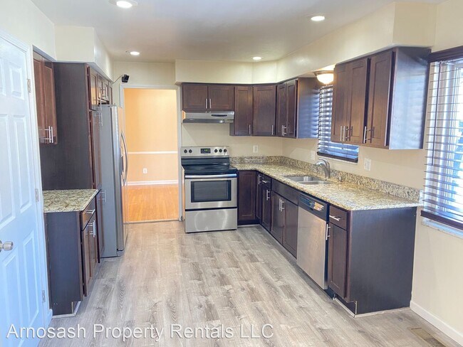 Building Photo - 4 br, 2.5 bath House - 23736 Clarkson