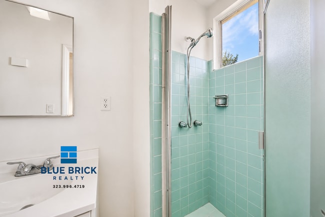 Building Photo - 6929 Whitsett Ave