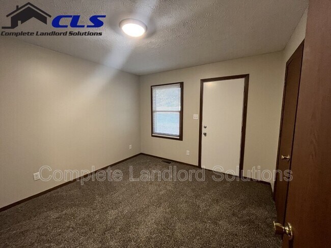 Building Photo - 4287 S Kian St