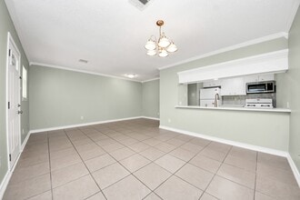 Building Photo - 44 W Tri Oaks Ln