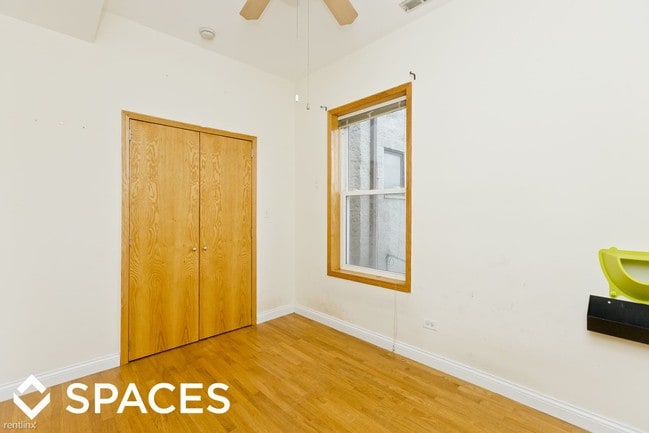Building Photo - 3 br, 1 bath  - 2700 W Chicago Ave 2R