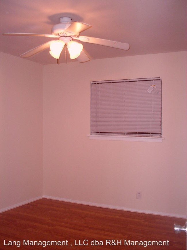 Foto del edificio - 8723 Ilona Ln