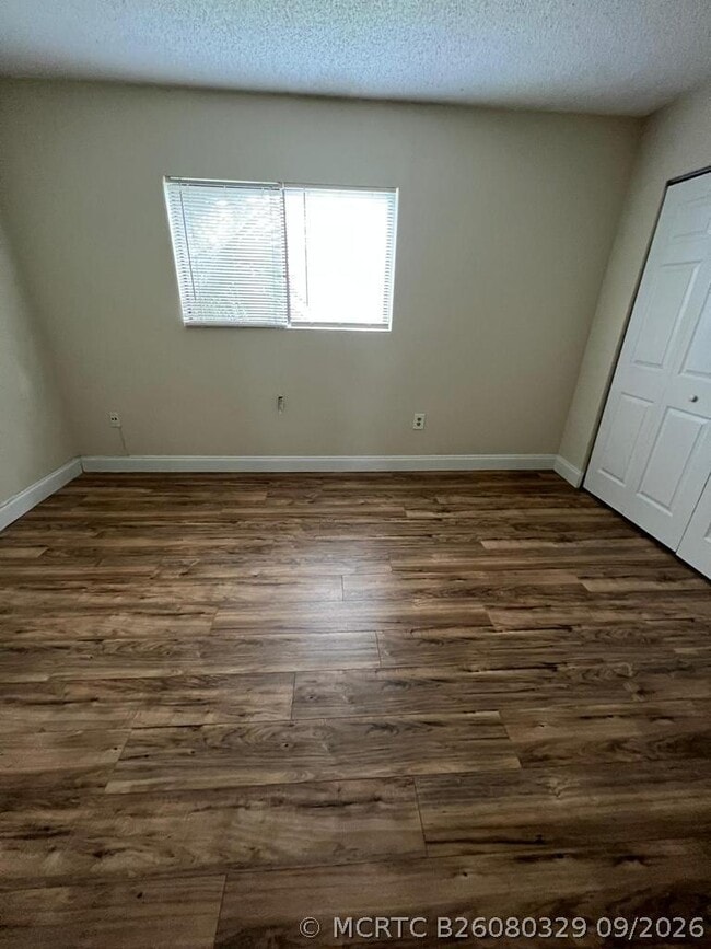 Building Photo - 9458 Palm Cir S