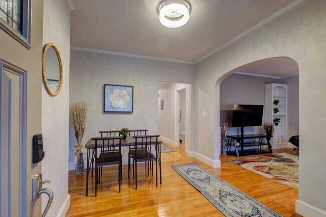 Building Photo - 94 Esmond St