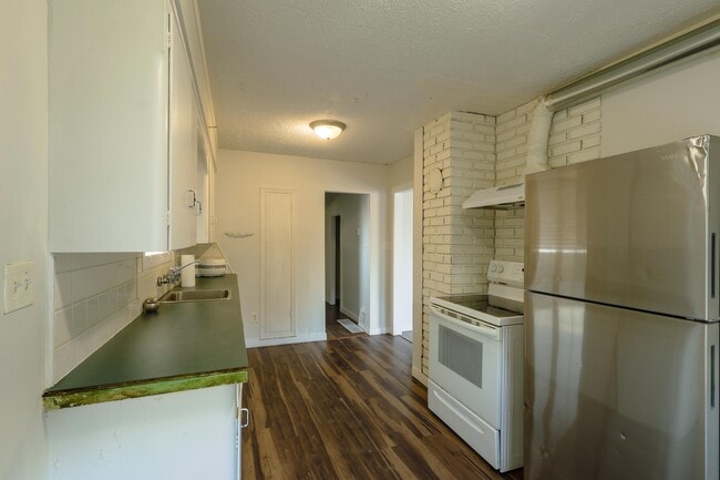 Photo du bâtiment - 1408 Clearbrook Rd