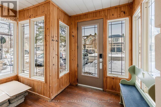 Photo du bâtiment - 62 Harewood Ave