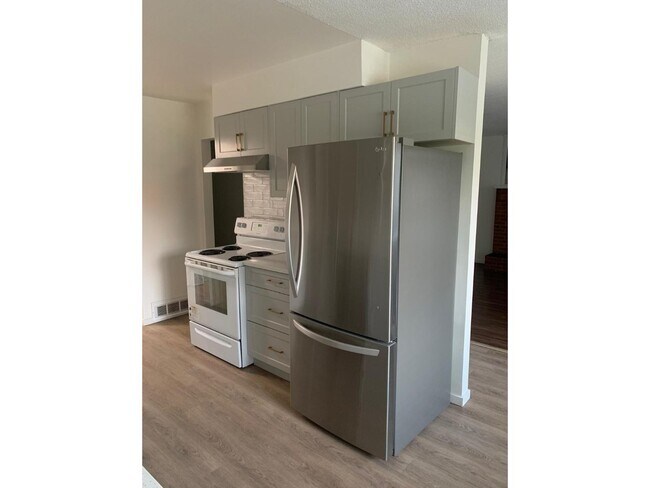 Building Photo - 1543 Stayte Rd