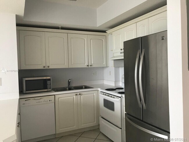 Building Photo - 3500 Coral Way