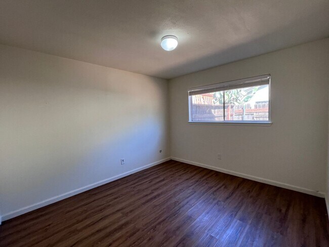 Foto del edificio - 10344-10346 S. White Rock Road