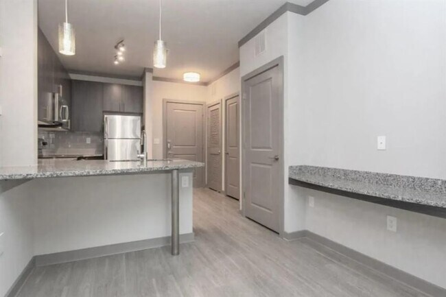 Foto del edificio - 185 Cliftwood Dr NE