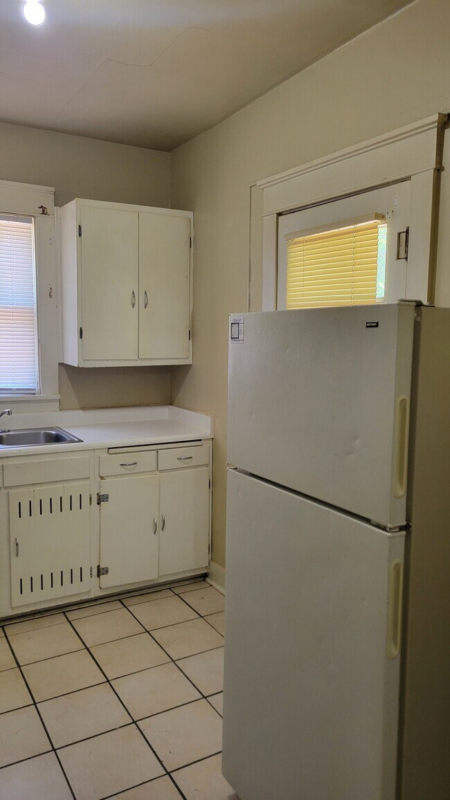 Foto del edificio - 808 SW 11th St