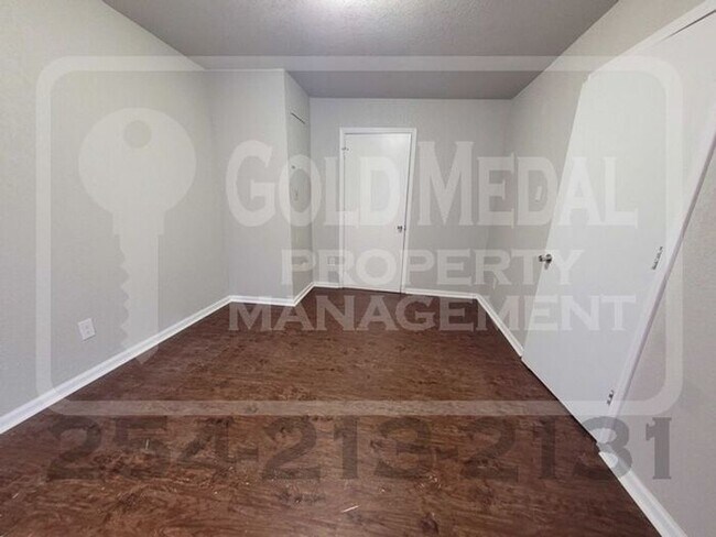 Foto del edificio - 711 W Avenue B