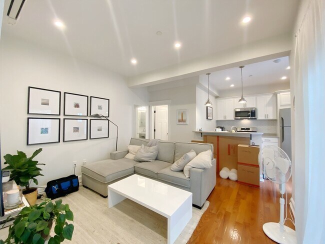 Foto del edificio - 108-110-110 Webster St