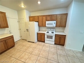 Building Photo - 2427 Andromeda Ave