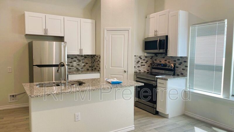 Foto principal - 16680 E Dounreay St