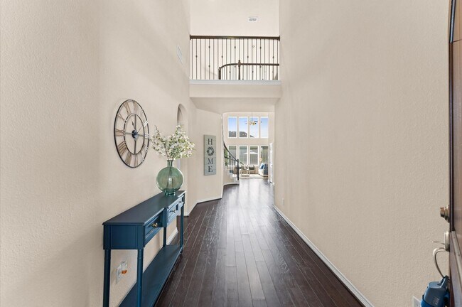 Foto del edificio - 955 Smokethorn Trl