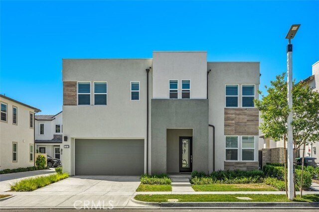 Building Photo - 211 Holliston