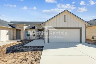 Building Photo - 1738-1738 S Hickory Creek Ct