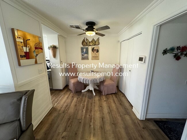 Foto del edificio - Hidden Roseville 3 Bed 2.5 Bath Gem