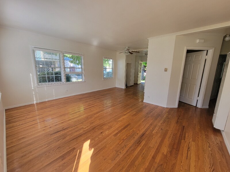 Foto principal - 13642 Leadwell St