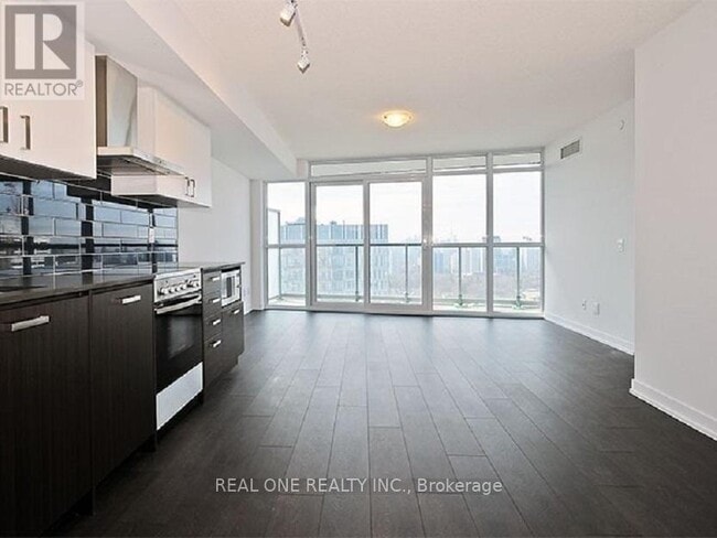 Photo du bâtiment - 125-2125 Redpath Ave