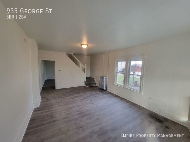 Building Photo - 3 bedroom 1.5 bathroom single family home