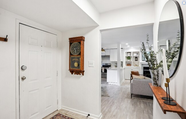 Foto del edificio - 311 Peachtree Hills Ave NE