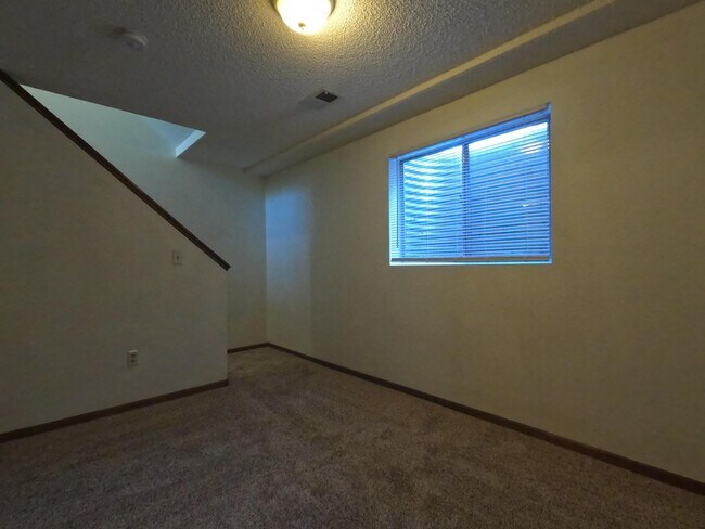 Building Photo - 414 Mulberry Dr