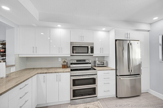 Foto del edificio - 12870 Briarlake Dr