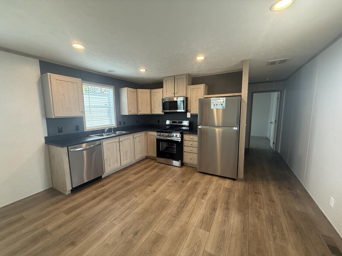 Foto principal - 1061 Revere Ln