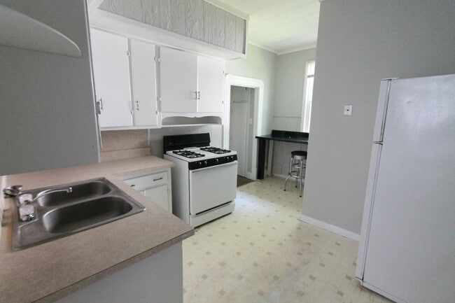 Foto del edificio - 830 W North St
