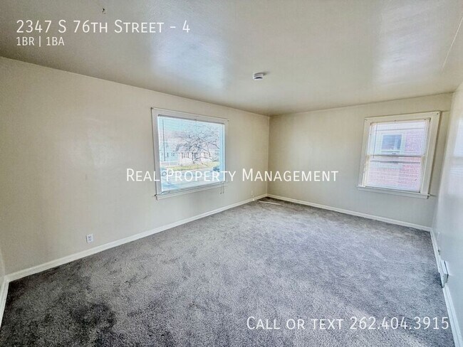 Foto del edificio - 2347 S 76th St