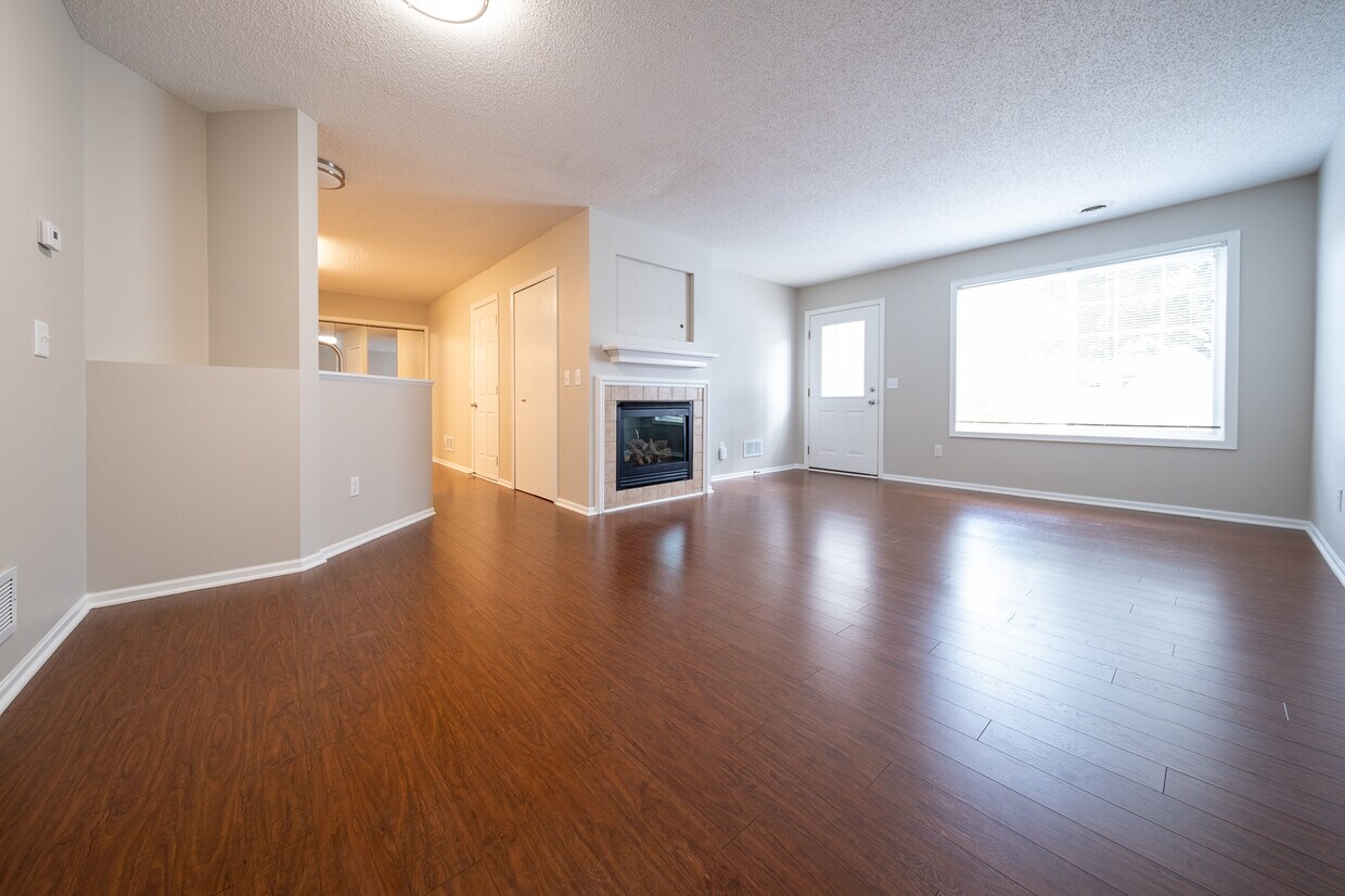 15850 Fleet Trail, Apple Valley, MN 55124 Townhome Rentals in Apple