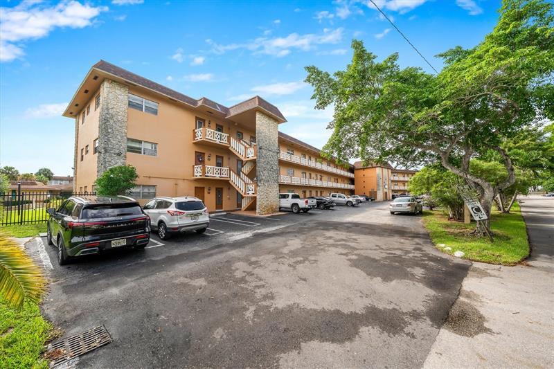 Foto principal - 5031 W Oakland Park Blvd